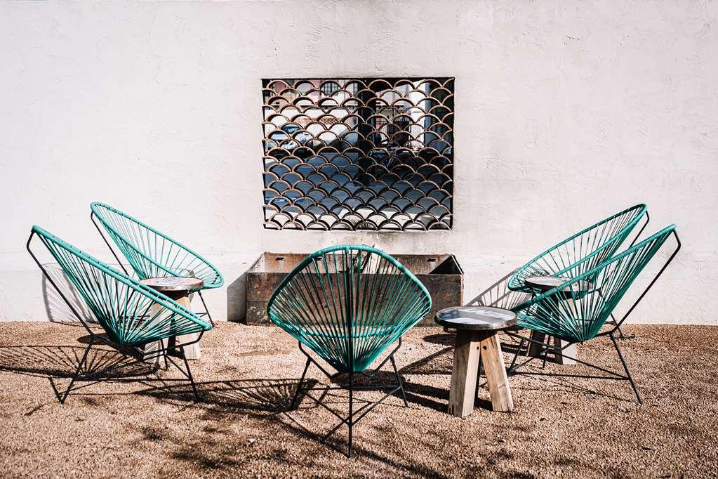 Texican Court, By Valencia Hotel Collection Irving Bagian luar foto