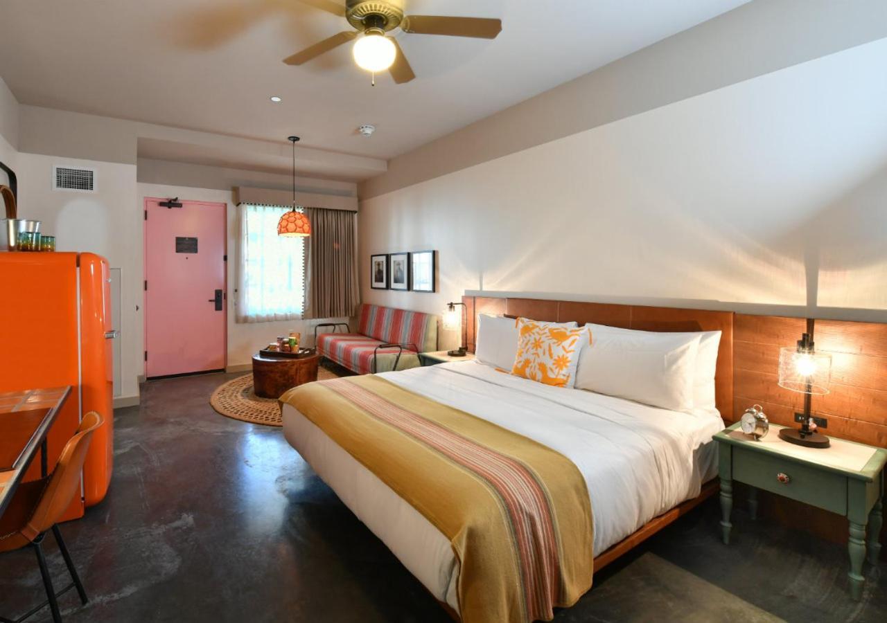 Texican Court, By Valencia Hotel Collection Irving Bagian luar foto