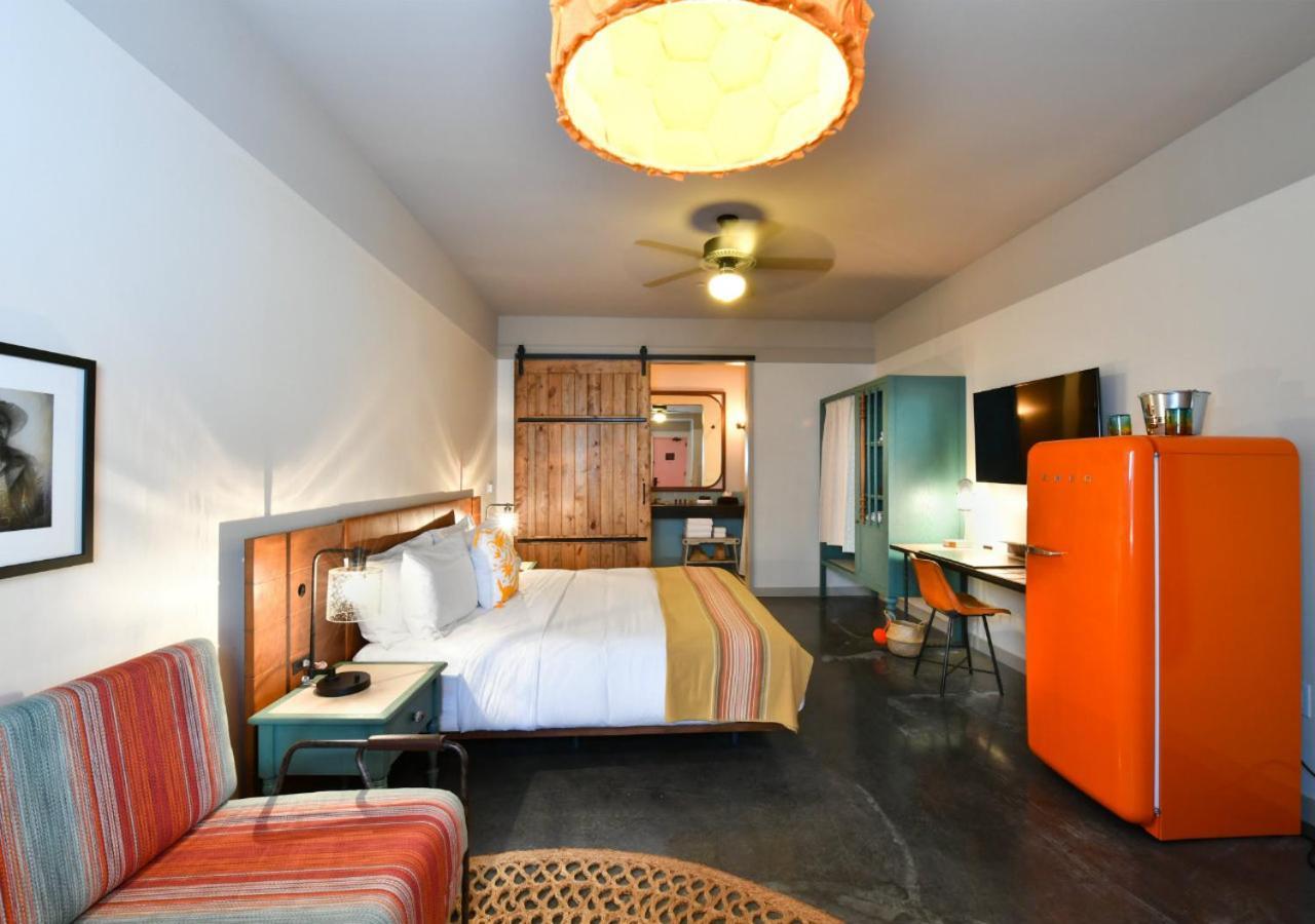 Texican Court, By Valencia Hotel Collection Irving Bagian luar foto