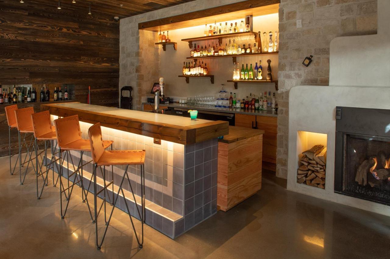 Texican Court, By Valencia Hotel Collection Irving Bagian luar foto