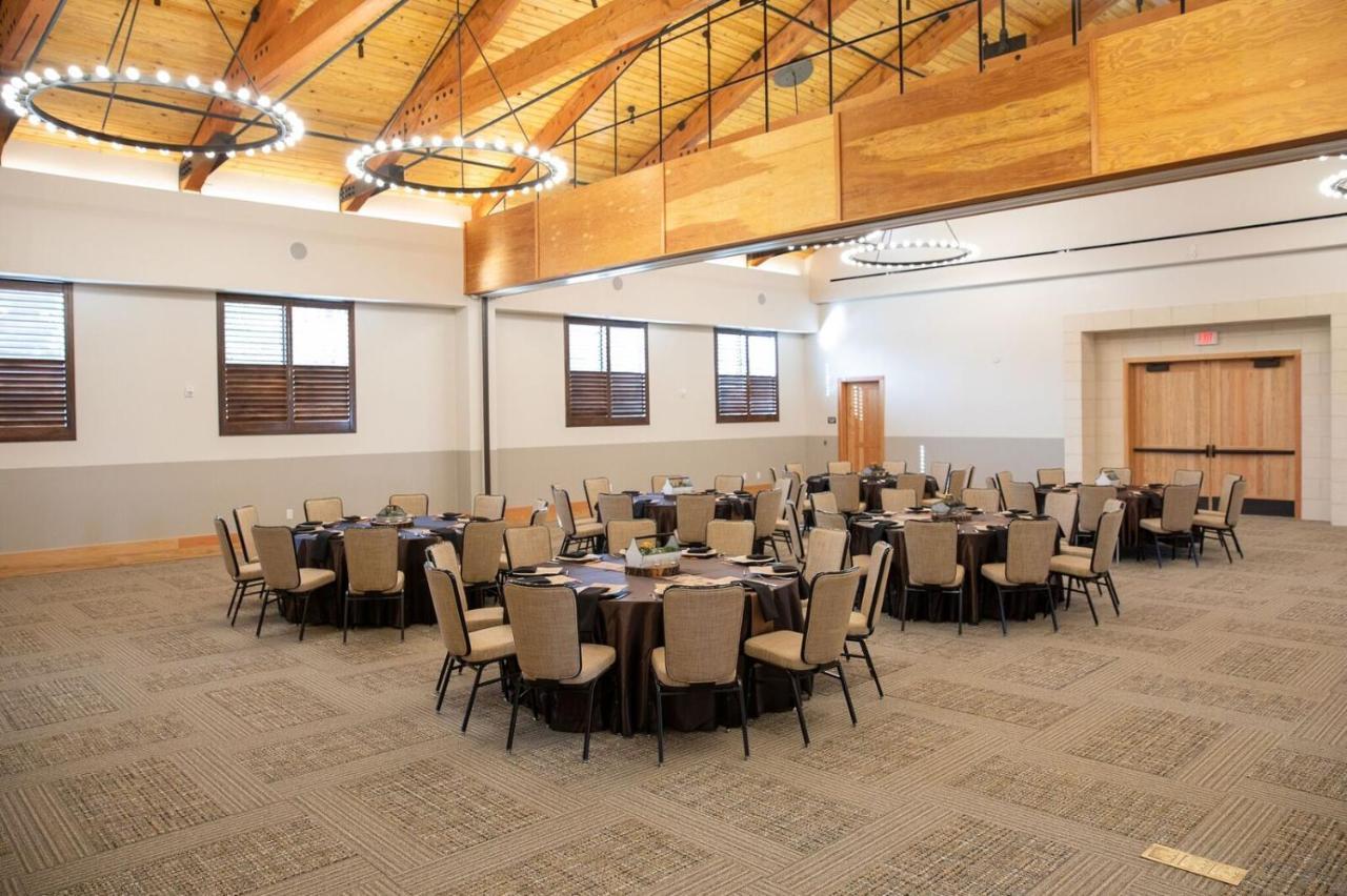 Texican Court, By Valencia Hotel Collection Irving Bagian luar foto