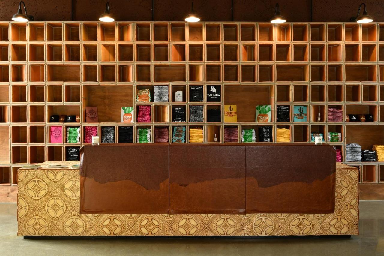 Texican Court, By Valencia Hotel Collection Irving Bagian luar foto