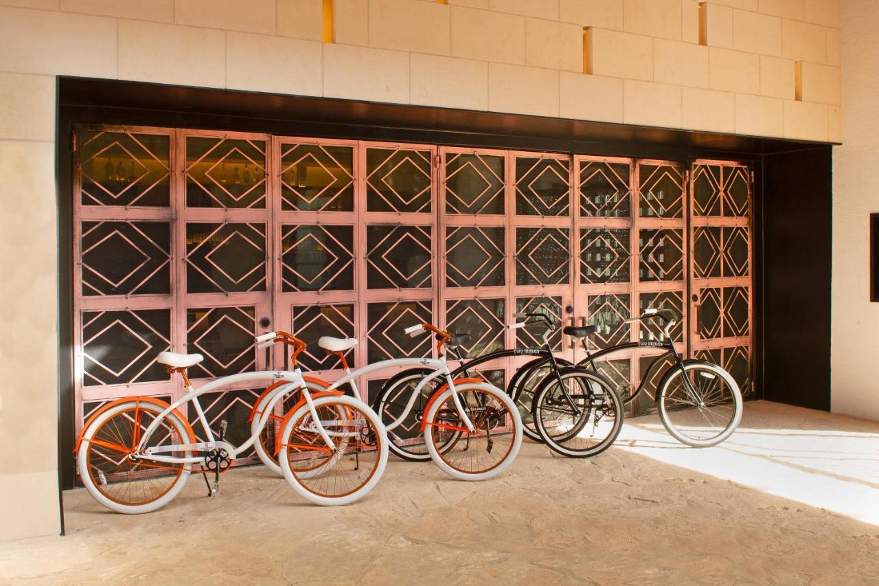 Texican Court, By Valencia Hotel Collection Irving Bagian luar foto