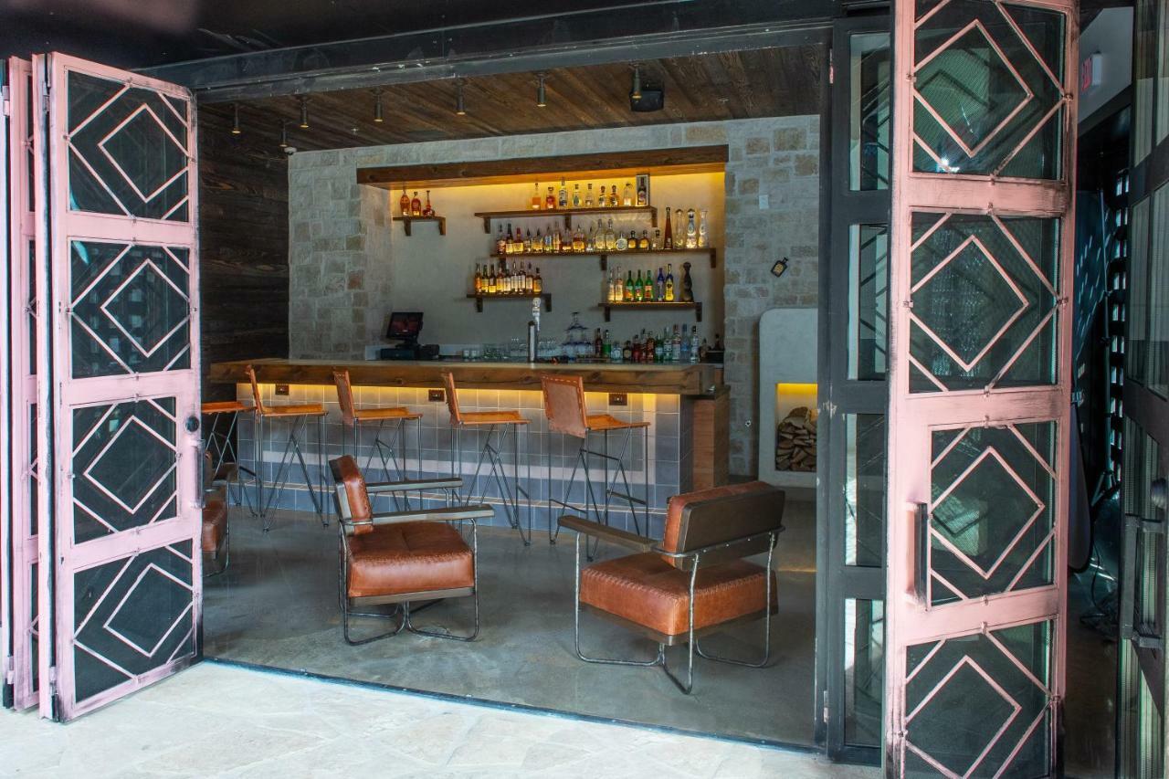 Texican Court, By Valencia Hotel Collection Irving Bagian luar foto
